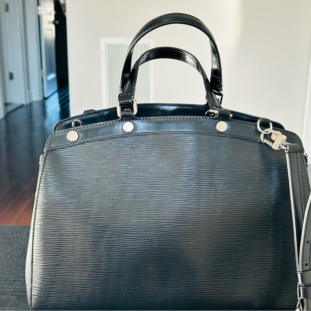 Elegant Black Handbag